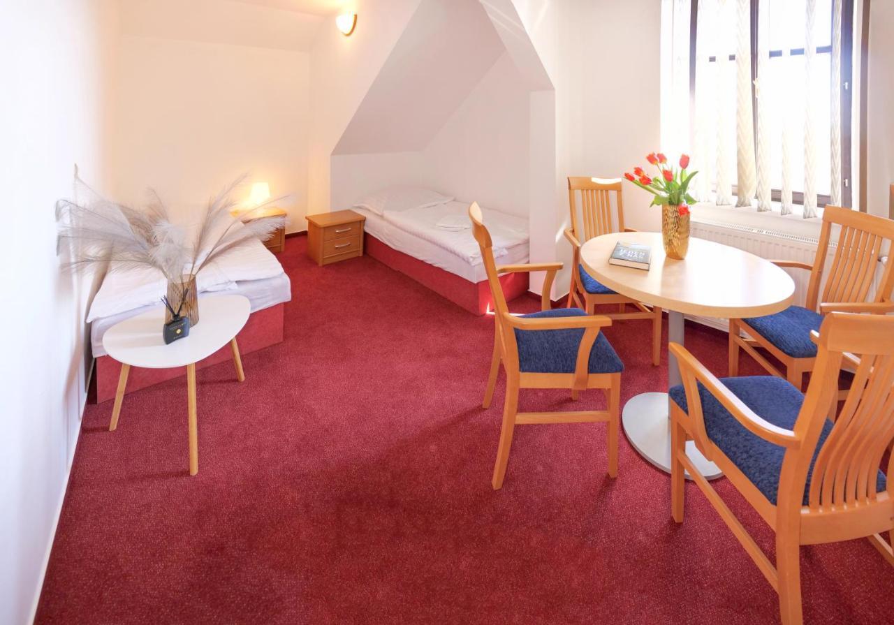 Penzion A Restaurace U Cervinku Cista u Horek Exteriör bild